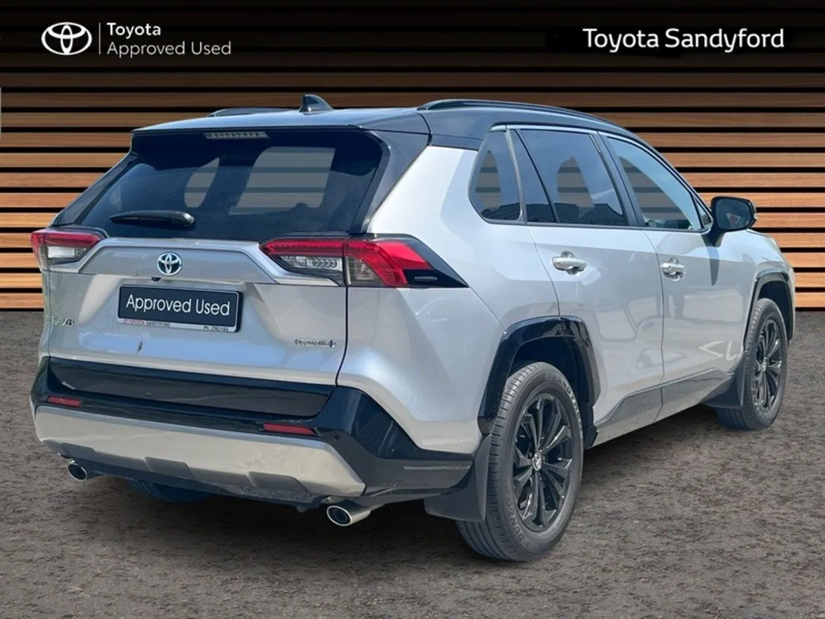 Toyota RAV4 SPORT HYBRID // HEATED LEATHER SEATS / - Image 2