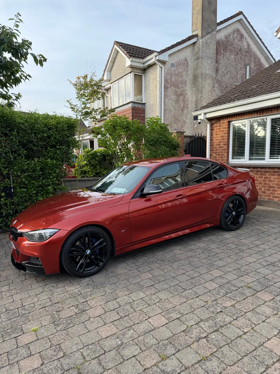 BMW 330e M Sport Shadow Edition - Image 2