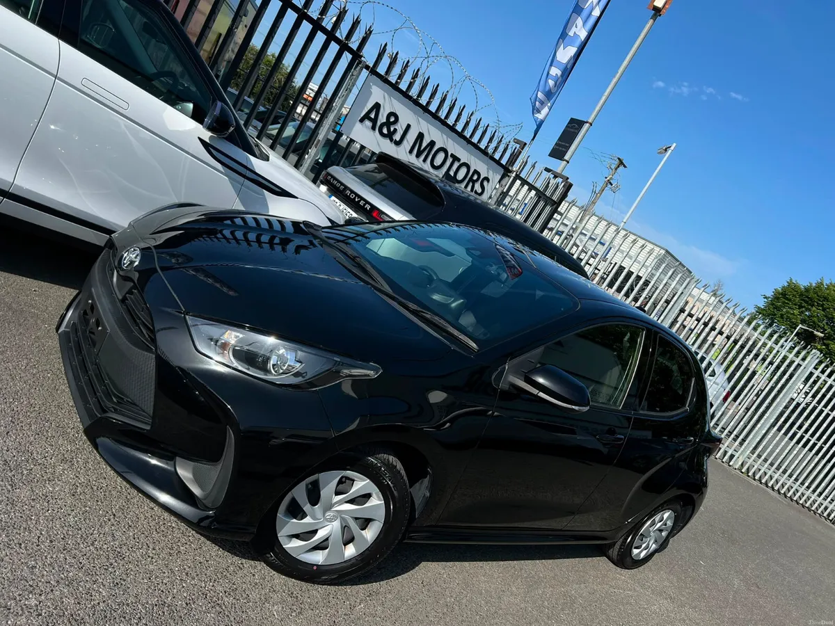2022 TOYOTA YARIS 1.0 AUTOMATIC - Image 3
