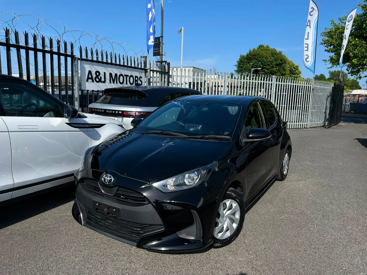 2022 TOYOTA YARIS 1.0 AUTOMATIC - Image 2