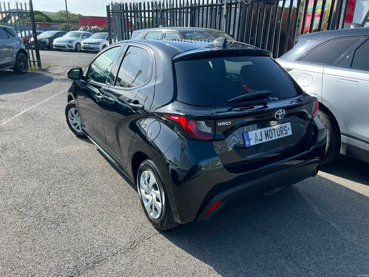 2022 TOYOTA YARIS 1.0 AUTOMATIC - Image 5