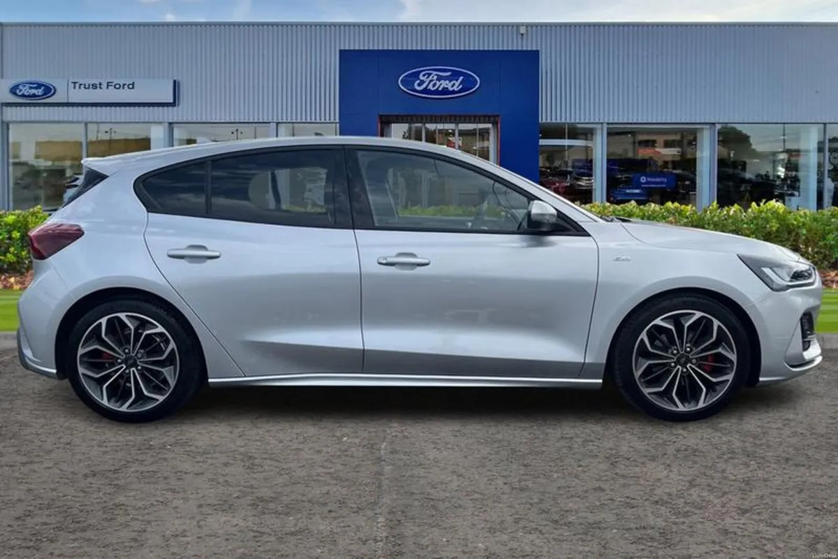 Ford Focus ST-Line X - Image 3