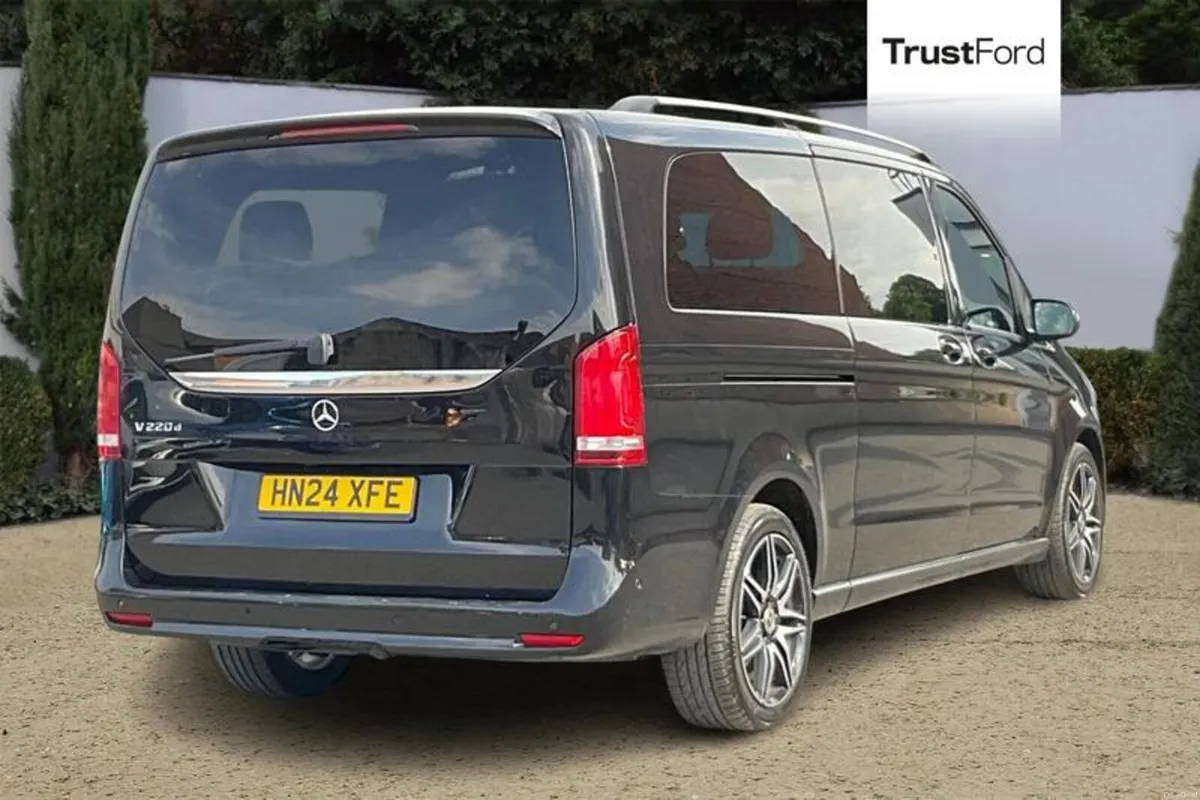 Mercedes-Benz V-Class AMG Line - Image 4