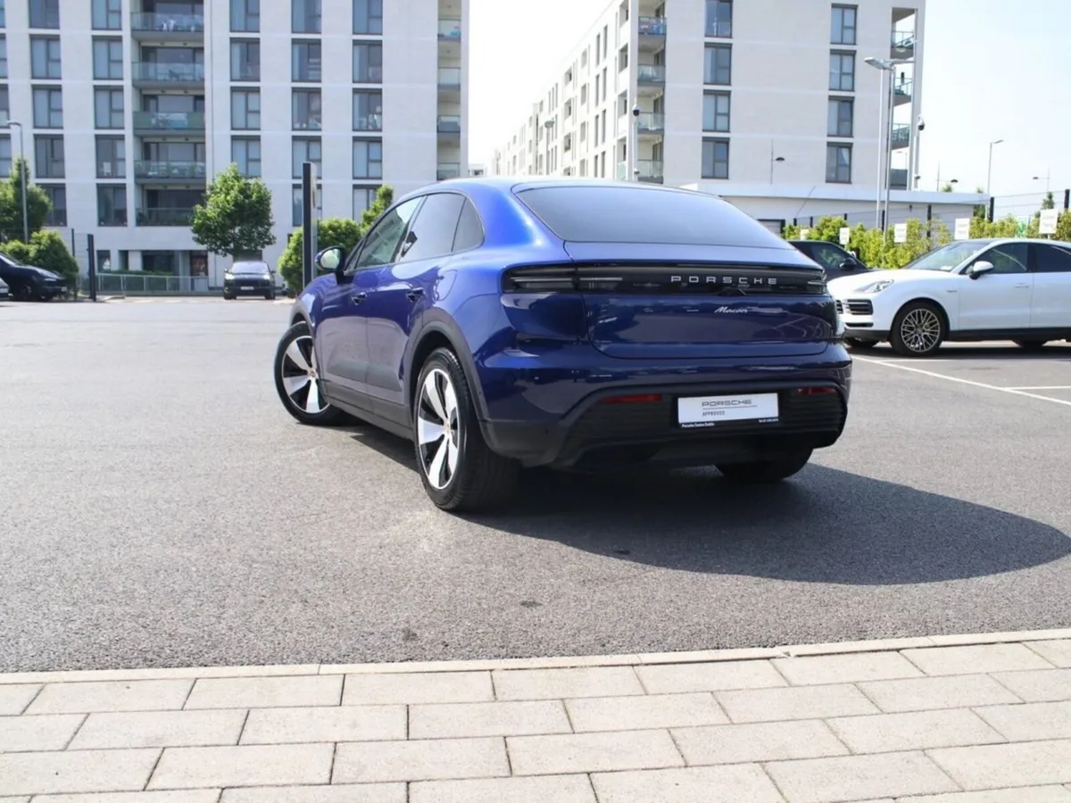 Porsche Macan - Image 2