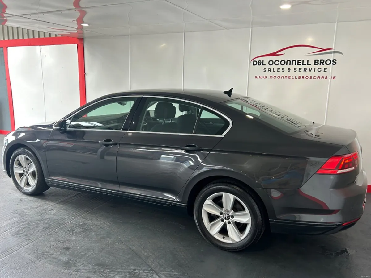 Volkswagen Passat SE NAV TDI S-A DSG - Image 4