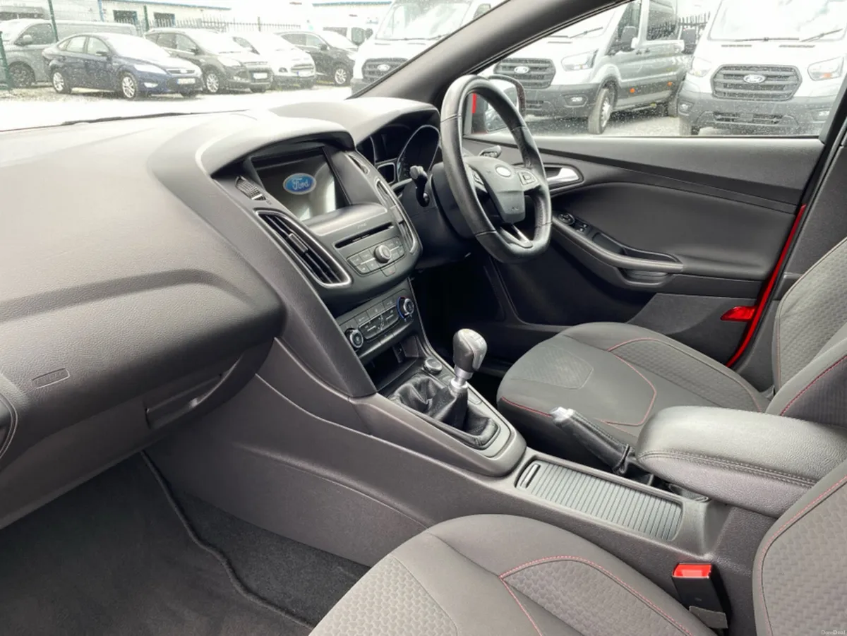 Ford Focus 1.5 TDCI ST-Line 120 BHP..18" Wheels/ C - Image 3