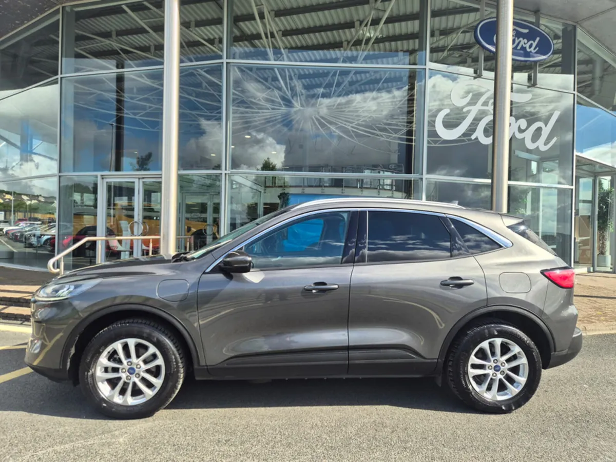 Ford Kuga TITANIUM 2.5 PHEV 225PS AUTOMATIC - Image 2
