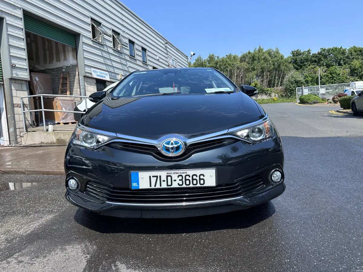 Toyota Auris Hybrid Sol, 2017 - Image 3