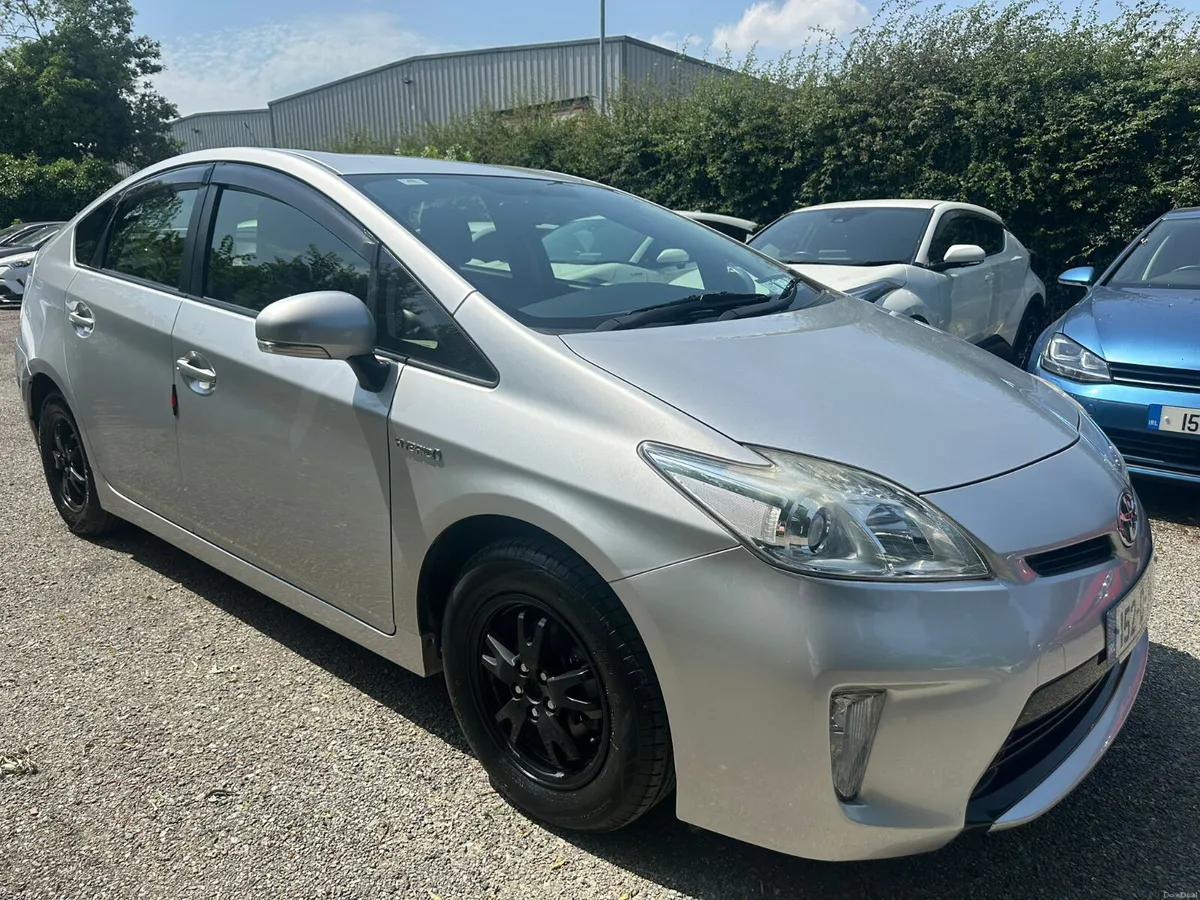 Toyota Prius 2015 - Image 1