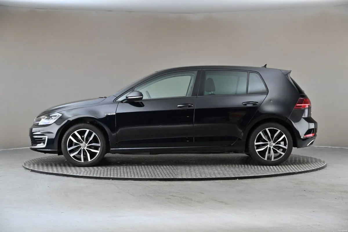 Volkswagen e-Golf E-GOLF DSG  MK7.5 35.8KWH 136BHP - Image 5