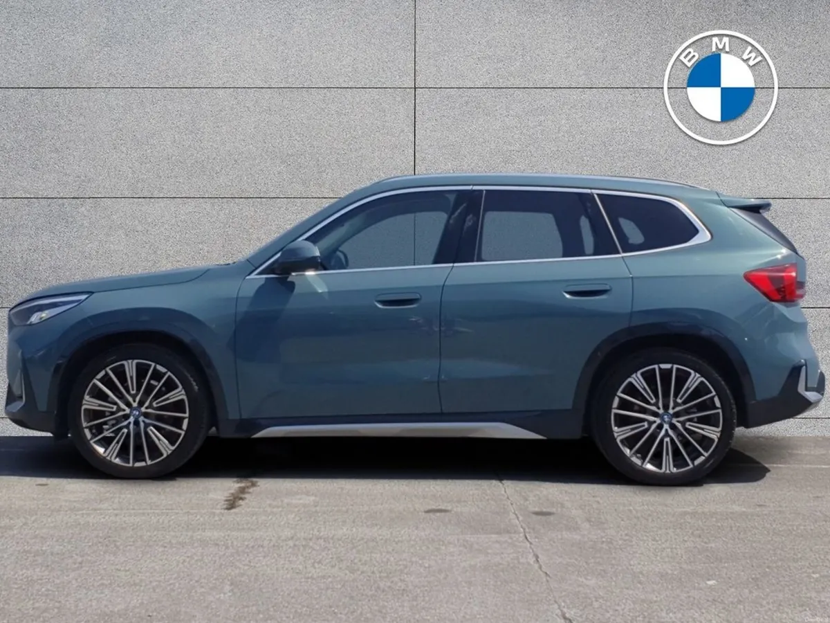 BMW iX1 eDrive20 xLine - Image 3