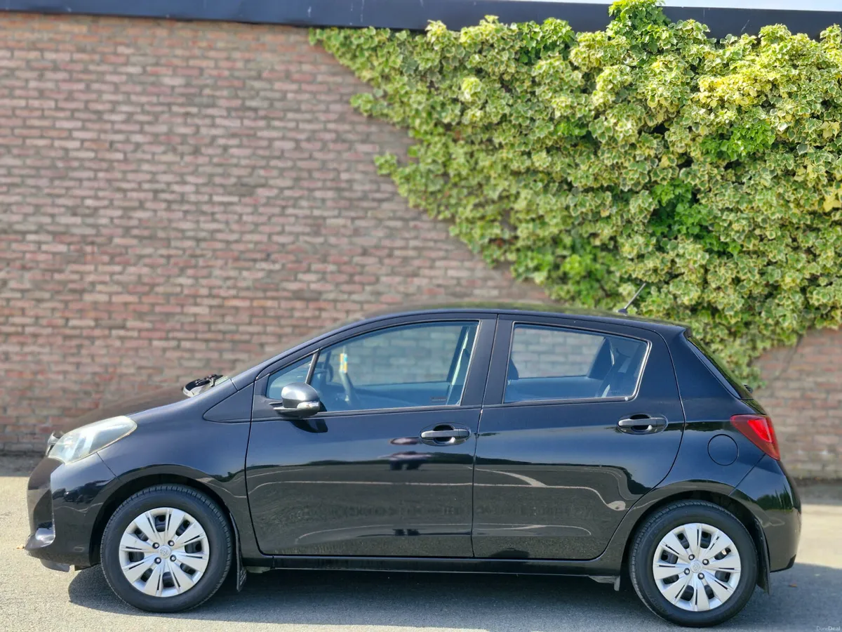 Toyota Yaris 1.0 TERRA LOW MILAGE - Image 3