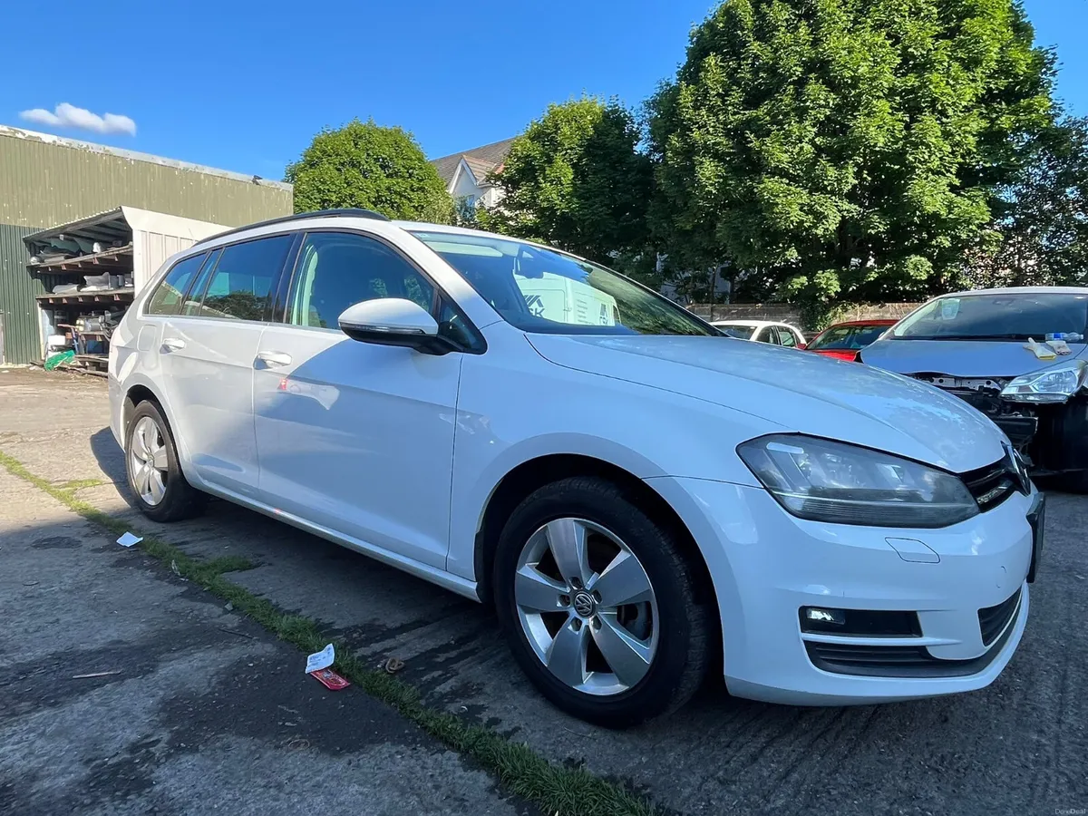 VW Golf 2014 - 1.2TSI ESTATE - Image 2