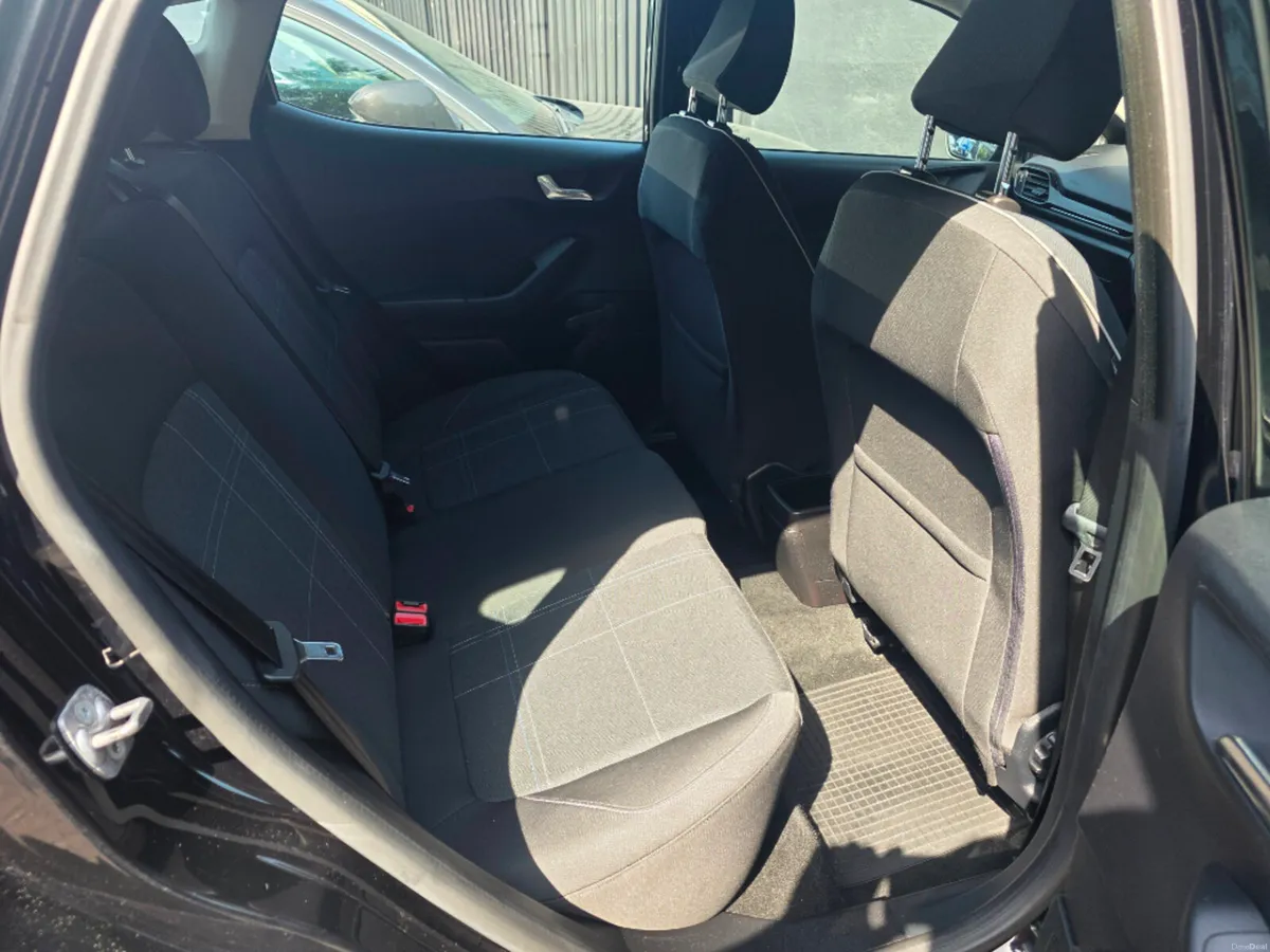 Ford Fiesta Zetec 1.10 70PS 5SPD 4DR - Image 3