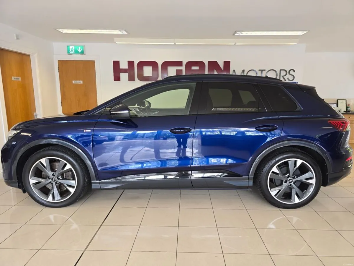 Audi Q4 40 E-tron S Line Black Edition *BEST RANGE - Image 4