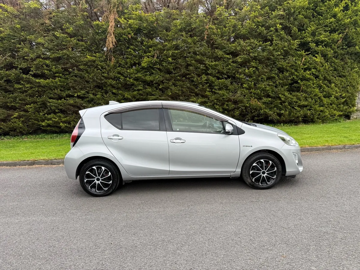 2015 Toyota Aqua 1.5 Hybrid Full Alarm Imobilazer - Image 2
