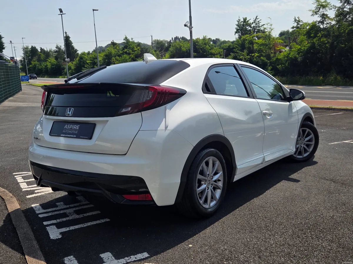 **LOW KMs** Honda Civic Diesel - Image 4