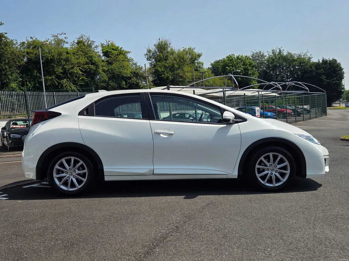 **LOW KMs** Honda Civic Diesel - Image 2