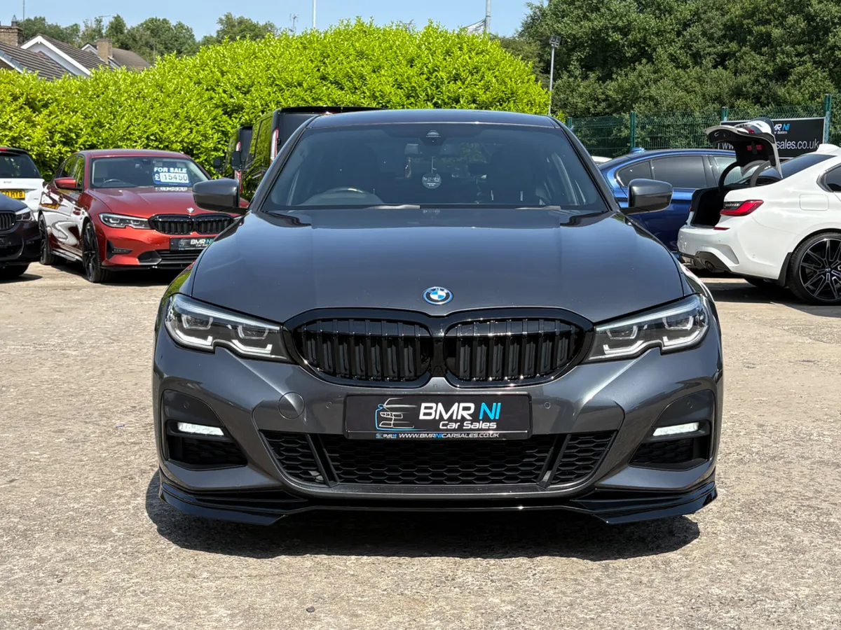 BMW 3-Series 2022 - Image 2