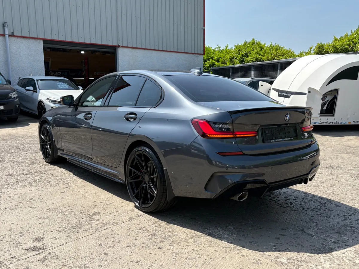BMW 3-Series 2022 - Image 6
