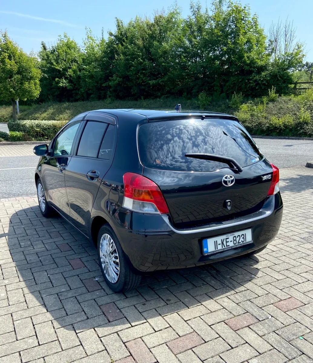 Toyota Yaris Vitz 2011 - Image 4