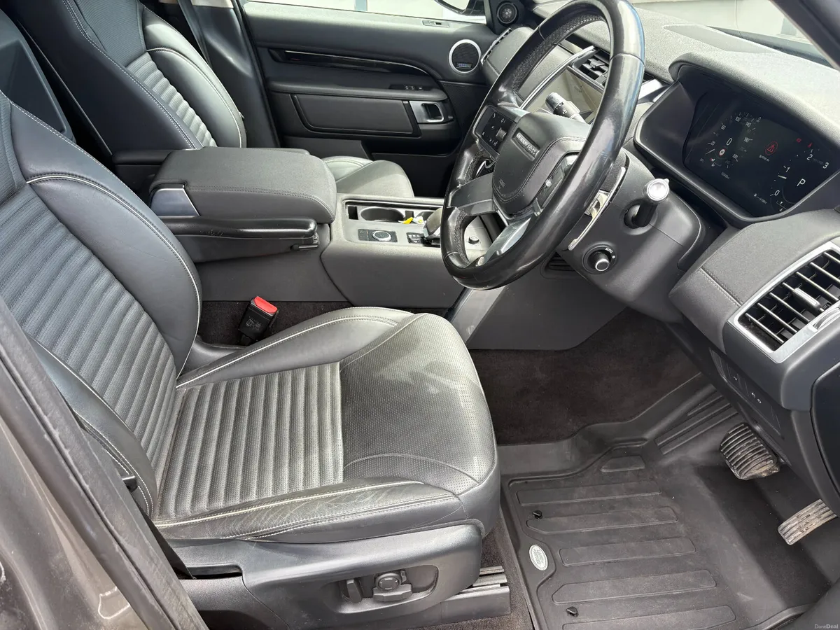 212 Land Rover Discovery 3.0 D300 SD6 HSE Comm - Image 5