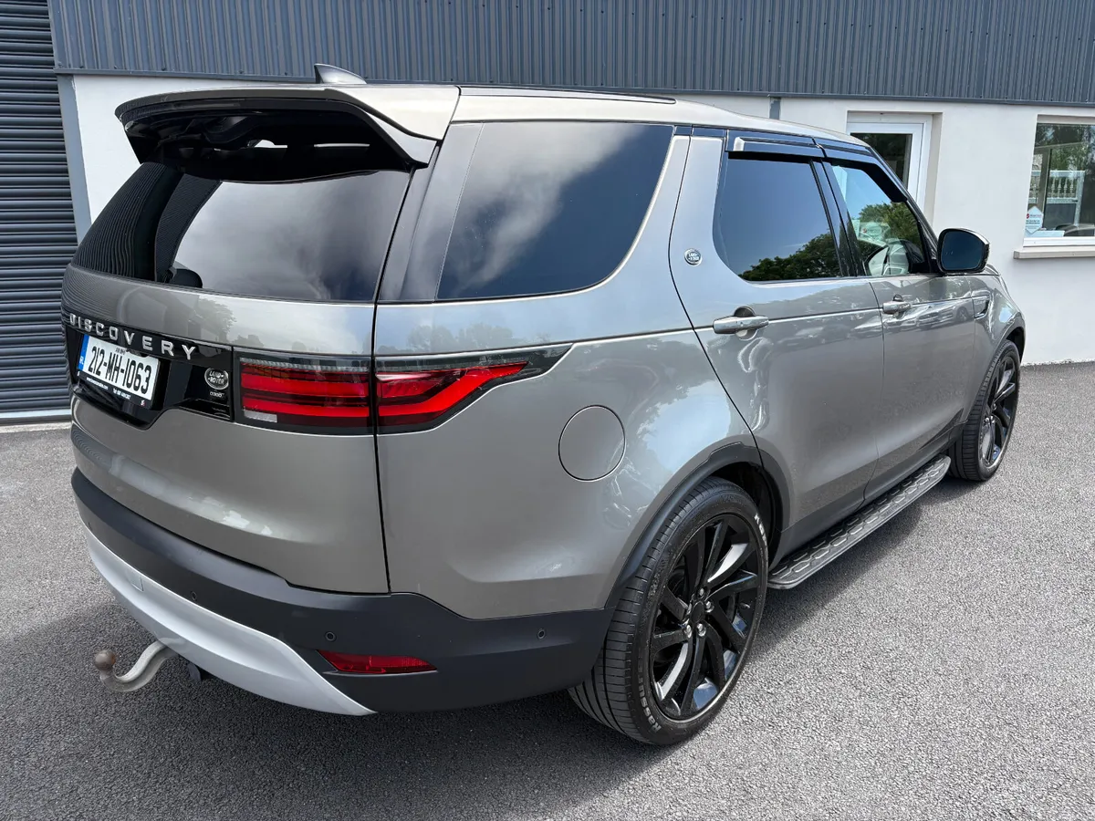 212 Land Rover Discovery 3.0 D300 SD6 HSE Comm - Image 4