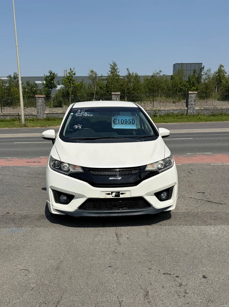 2015 Honda Fit 1.5 Hybrid Auto - Image 2