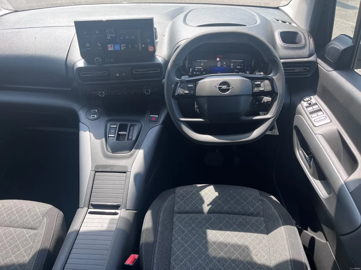 New Opel Combo Auto, Wheelchair Access - Image 5
