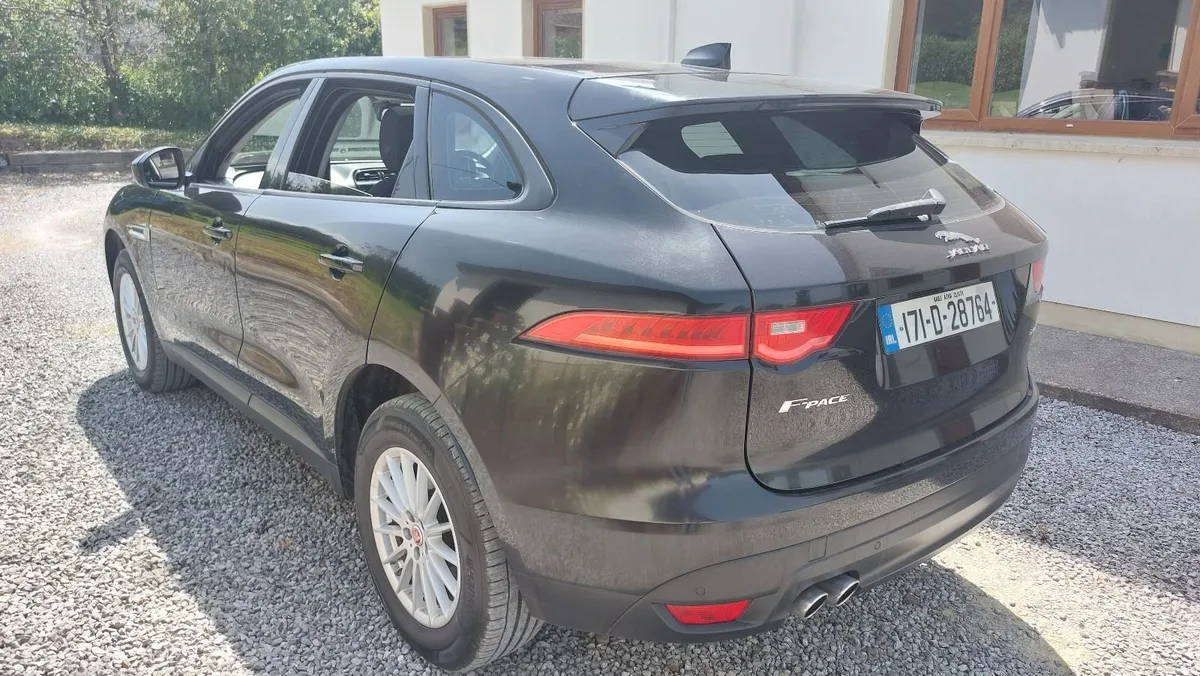 Jaguar F-Pace 2017 - Image 1