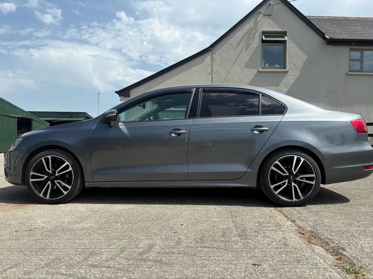 Volkswagen Jetta - Image 3