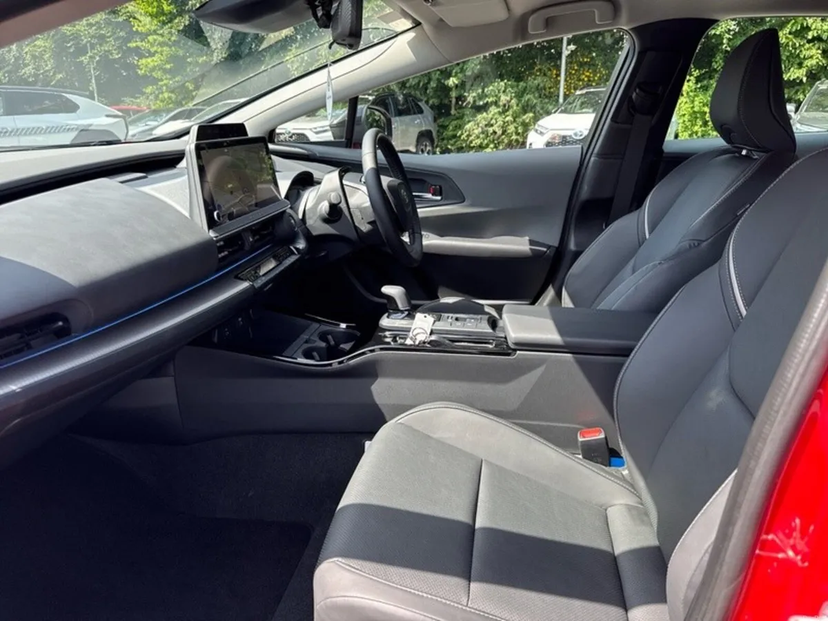 Toyota Prius PRIUS PLUG-IN HYBRID - Image 6