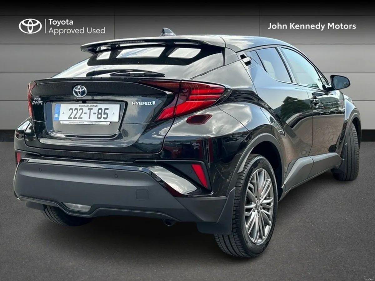Toyota C-HR HYBRID SOL AUTO - Image 2