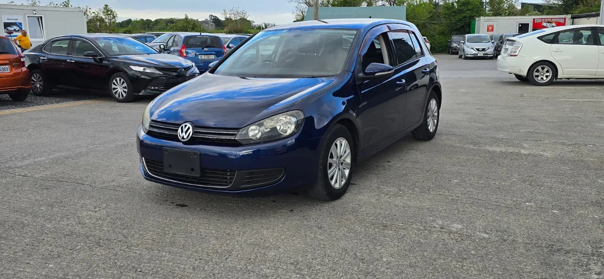 Volkswagen Golf 2013 BlueMotion Automatic 74,000km - Image 1