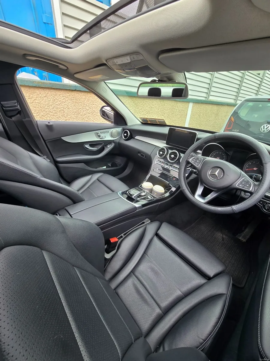 Mercedes-Benz C-Class 2017 - Image 3