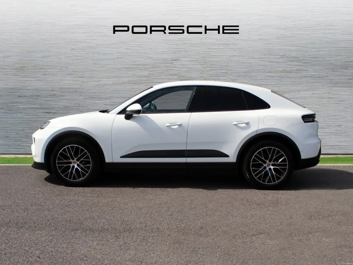 Porsche Macan 4 Electric - Image 4