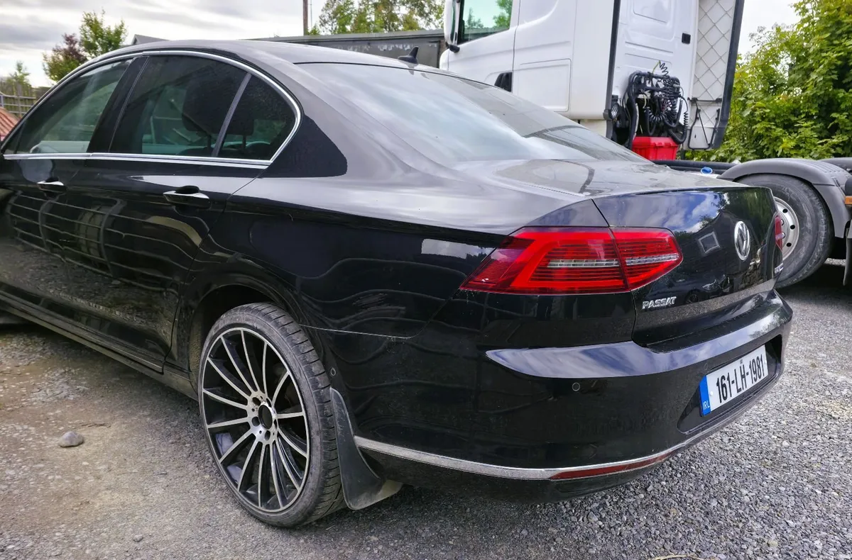 Volkswagen Passat 2016 - Image 4