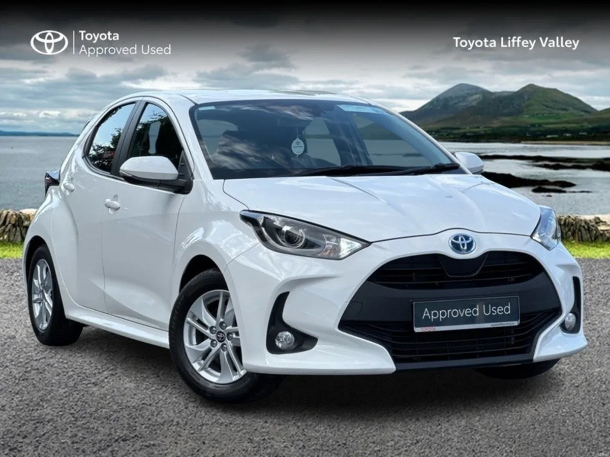Toyota Yaris YARIS 1.5 HYBRID LUNA - Image 1