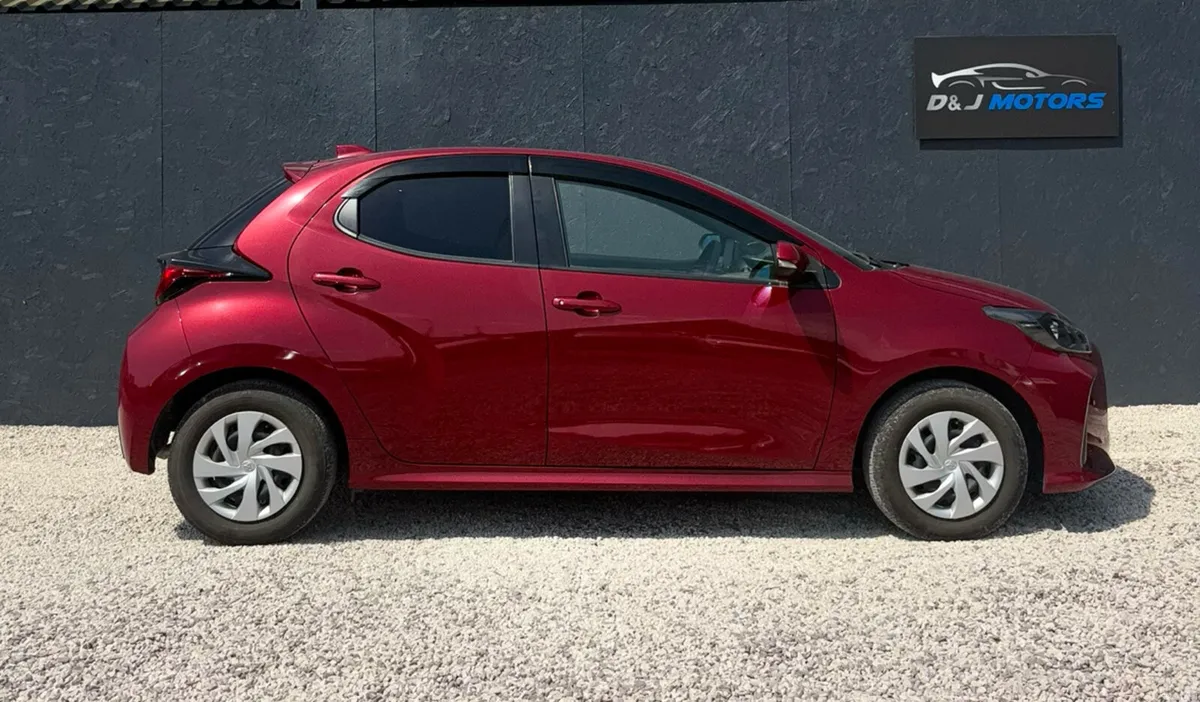 Toyota Yaris 1.0 VVti Automatic Low KM 2021 - Image 4