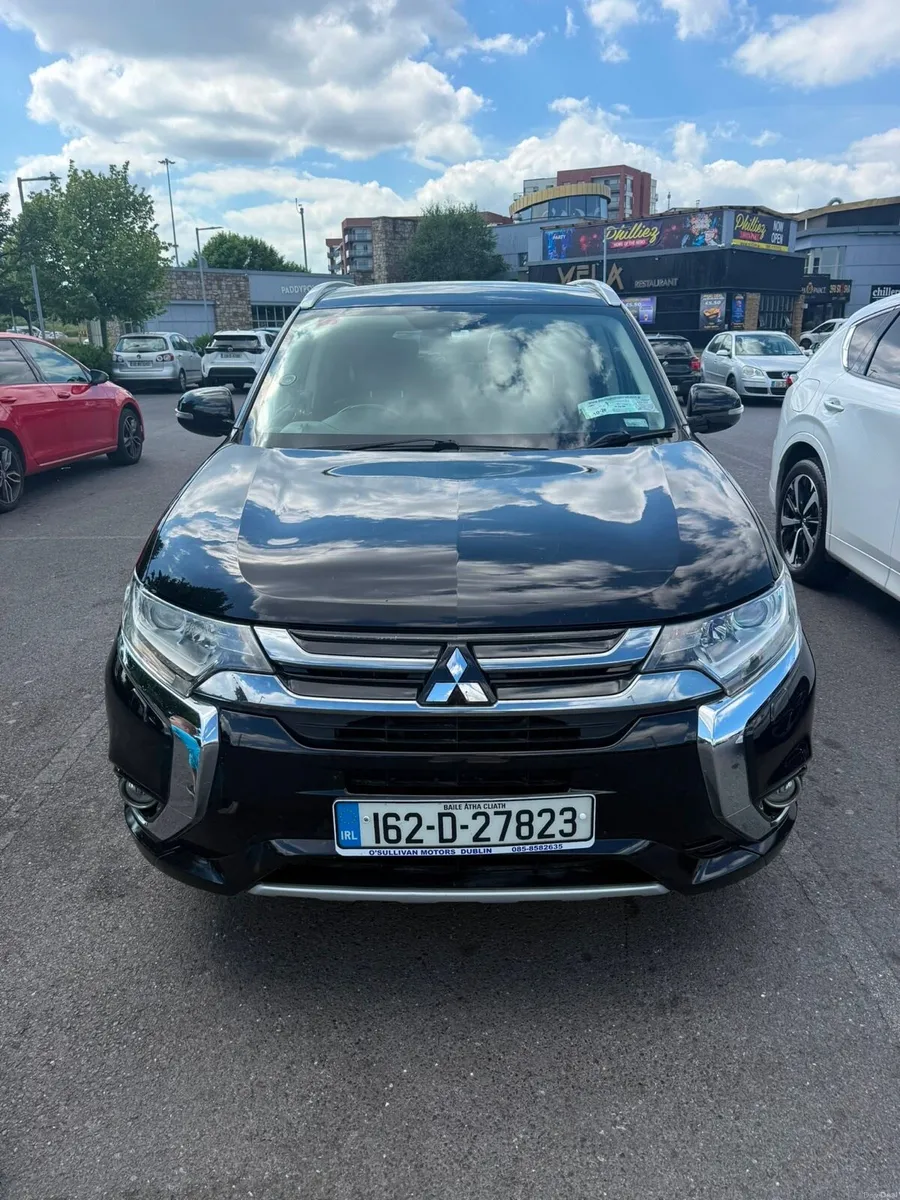 2016 (162) Mitsubishi Outlander 2.0L hybrid - Image 2