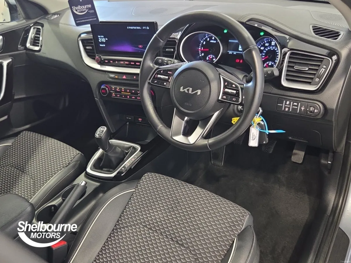 Kia ceed Hatchback 3 - Image 4
