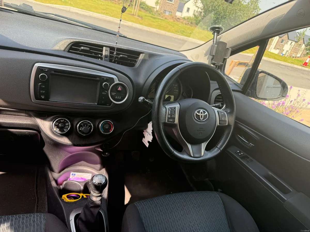 Toyota Yaris 2012 - Image 4