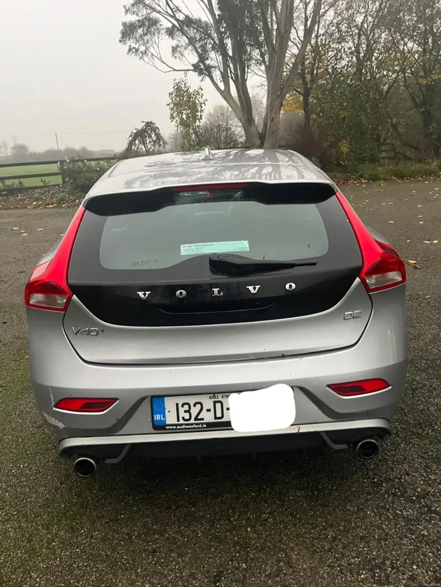 Volvo V40 D2 car - Image 4