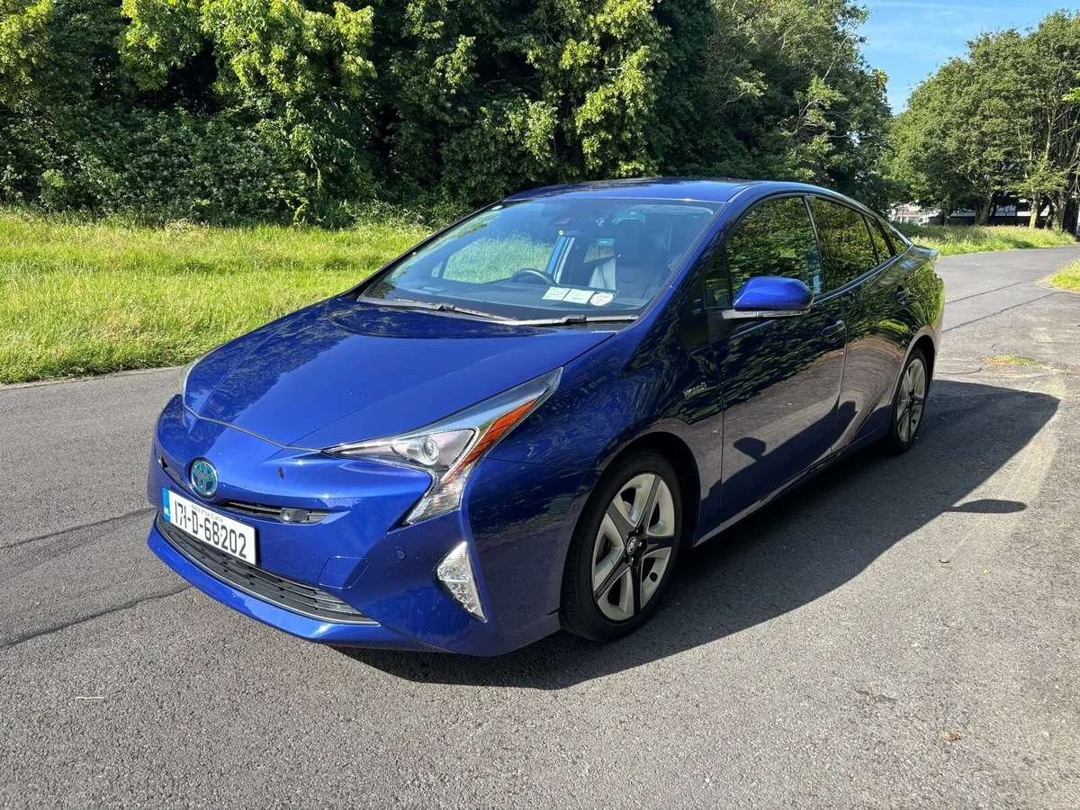 Toyota prius 2017 top spec 2 years nct - Image 2
