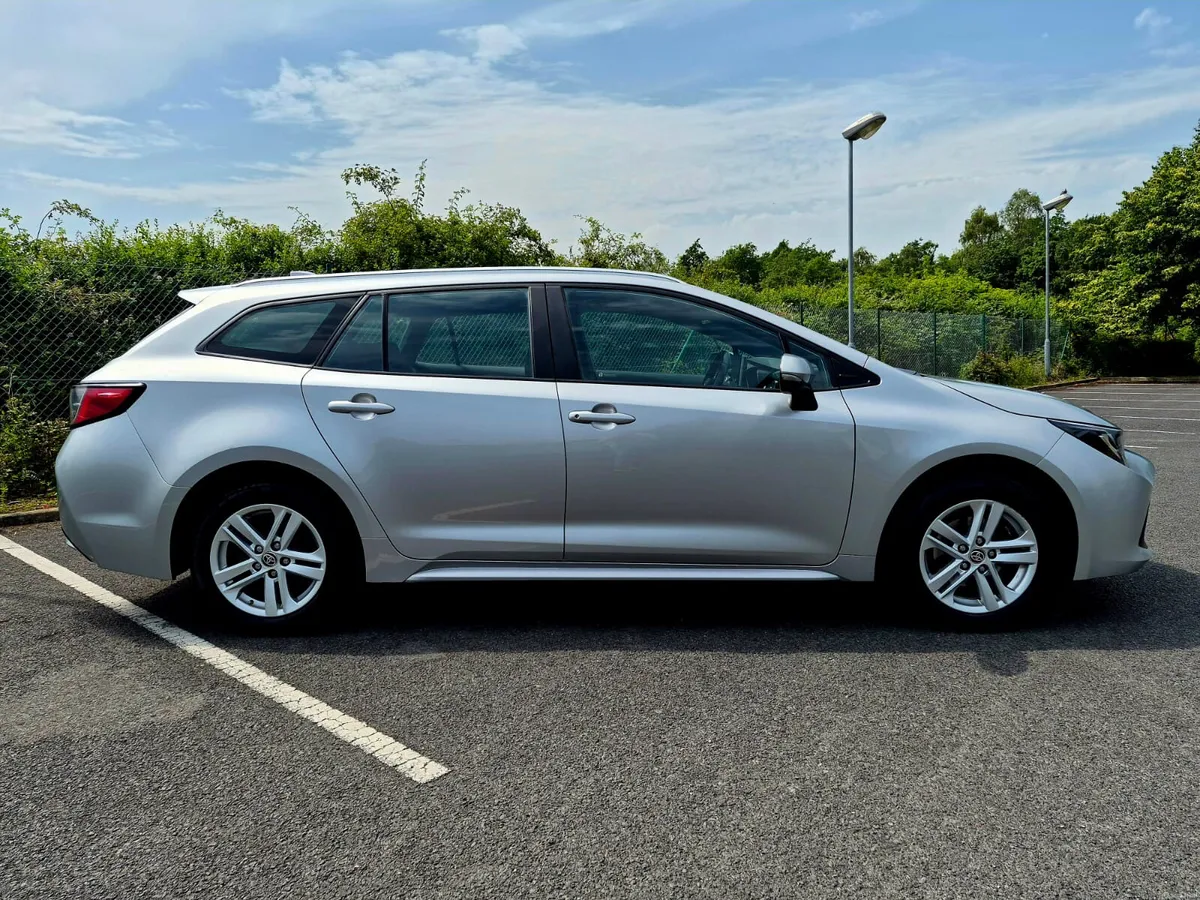 2022 TOYOTA COROLLA LUNA HYBRID - Image 2