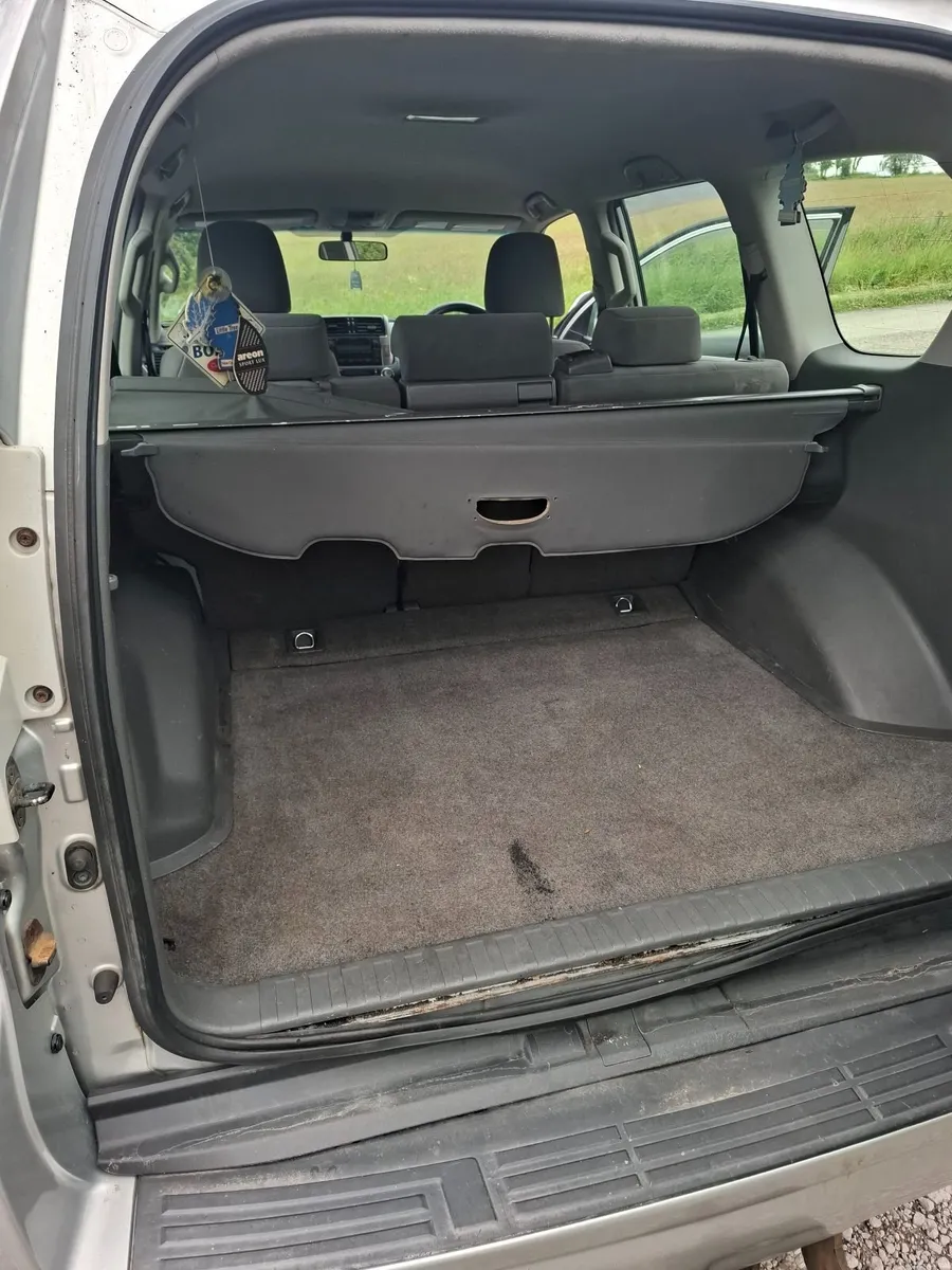 Toyota Land Cruiser 2011 - Image 3