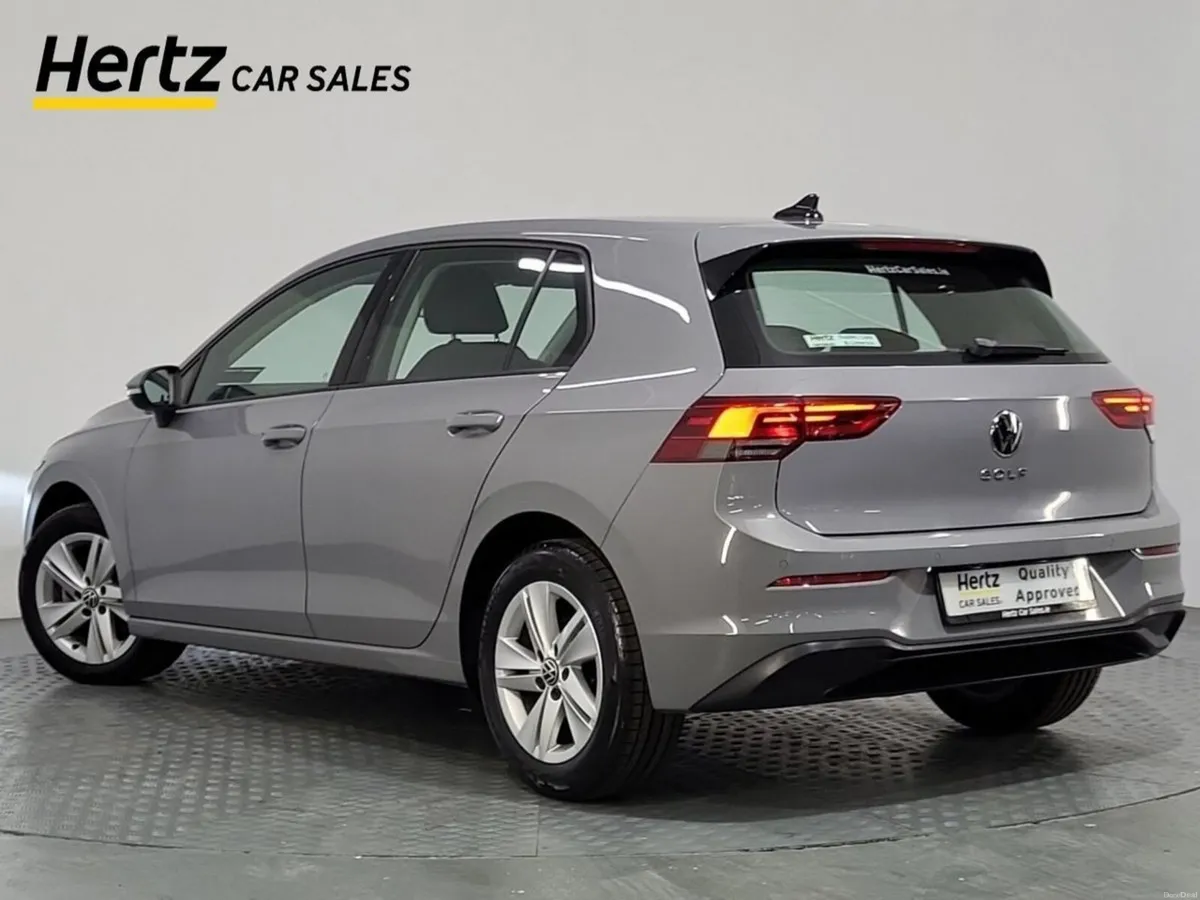 Volkswagen Golf 2.0 TDI 115HP Life - Image 3