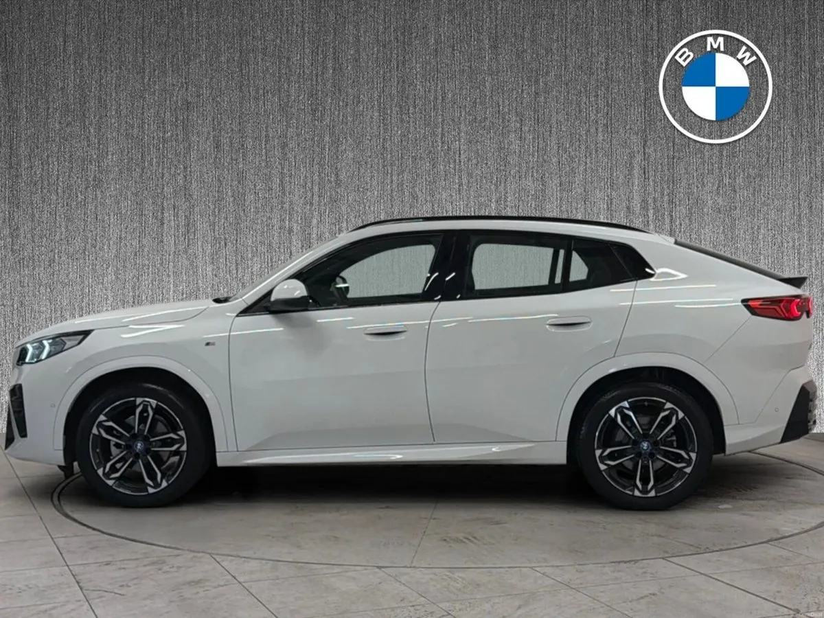 BMW iX2 eDrive20 M Sport - Image 3