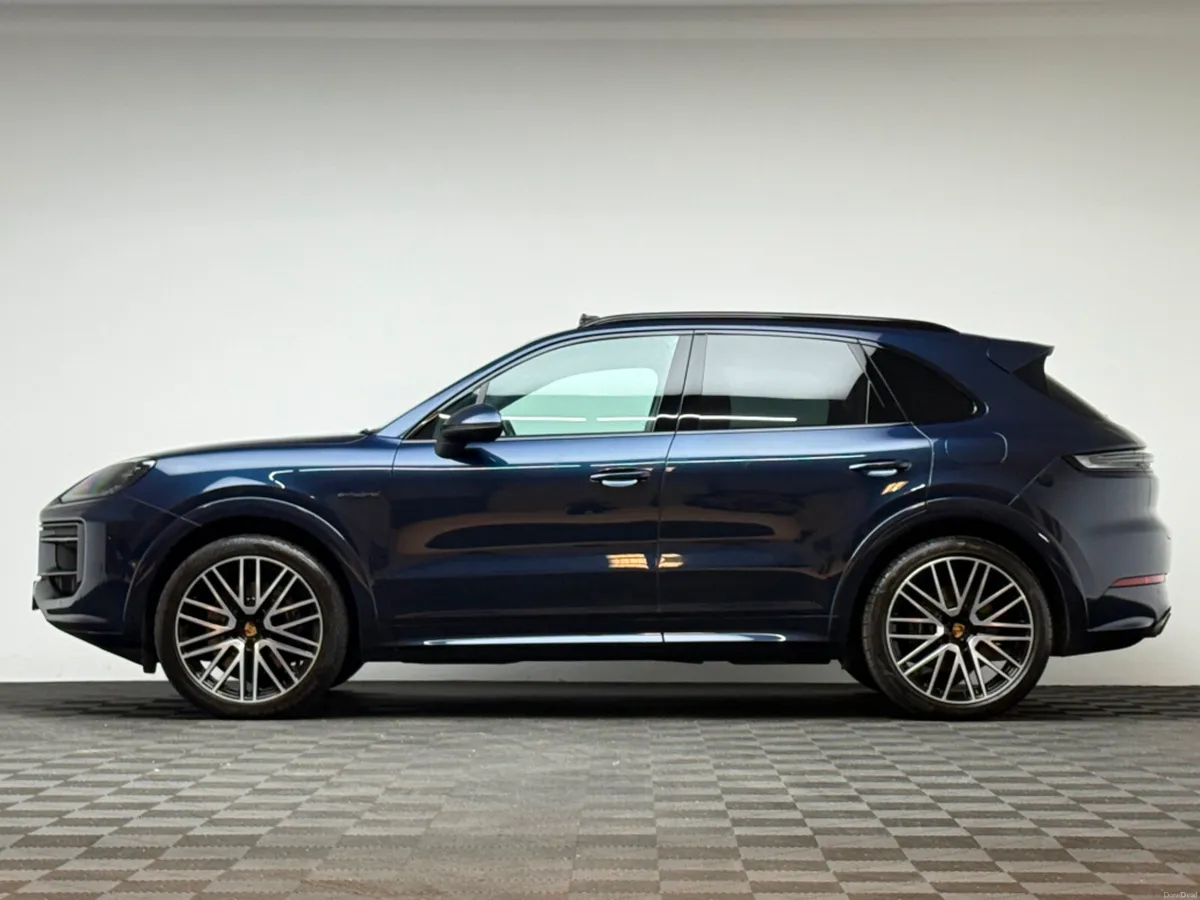 Porsche Cayenne CAYENNE 3.0 E-HYBRID 470HP *HUGE S - Image 4