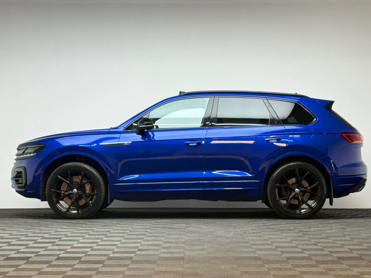 Volkswagen Touareg R V6 3.0 TSI PHEV 462HP - Image 4